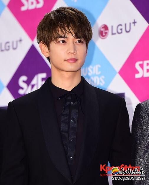 SHINee组合成员珉豪确定出演JTBC新网剧的男主角