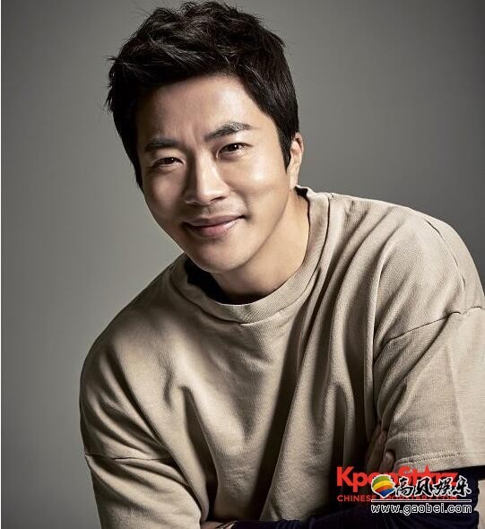 谈到自己的子女，权相佑表示："真的是可爱的要死啊"