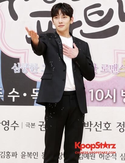 池昌旭提到了接到崔泰俊求爱一事 正在渔场管理中