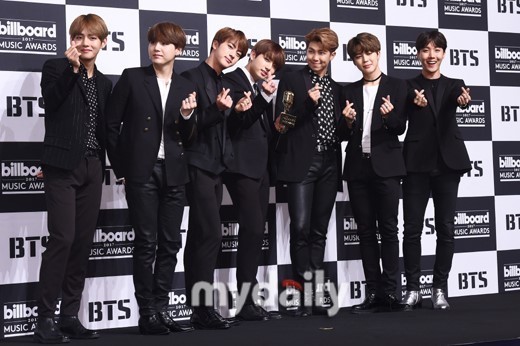 防弹少年团5月30日在大阪拉开了新一轮日本巡演的帷幕