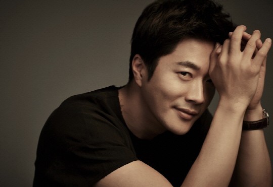 权相佑接受采访，盛赞了爱妻，演员孙泰英