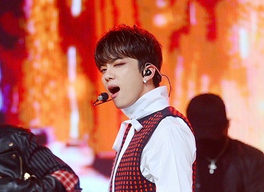 B.A.P 的永才来为 GOT7 珍荣代班主持《人气歌谣》