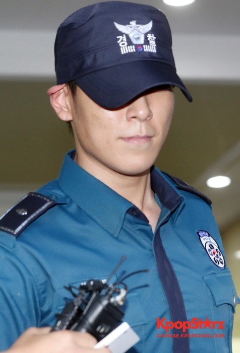 T.O.P因涉嫌吸毒，被解除职务并终止义警服役，被处置回家