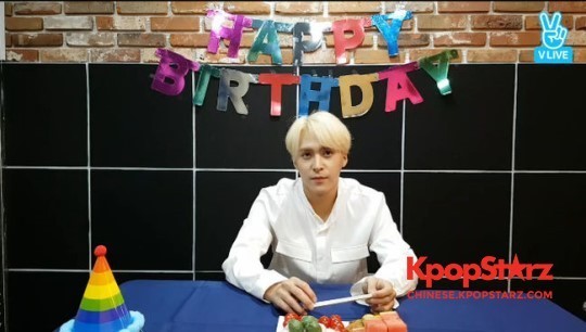 孙东云通过Naver V进行了直播，谈日前举行的Highlight演唱会