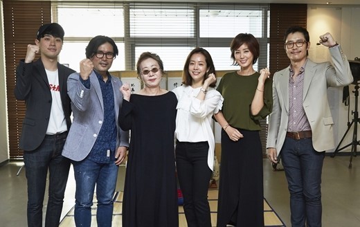 李秉宪、朴正民、尹汝贞主演的《那才是我的世界》正式开拍