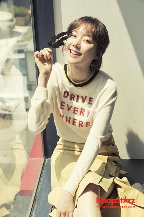 李宥英接受了媒体的采访，谈到了与金柱赫的恋情