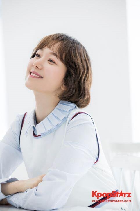 李宥英接受了媒体的采访，谈到了至亲金高银 对其称赞不已