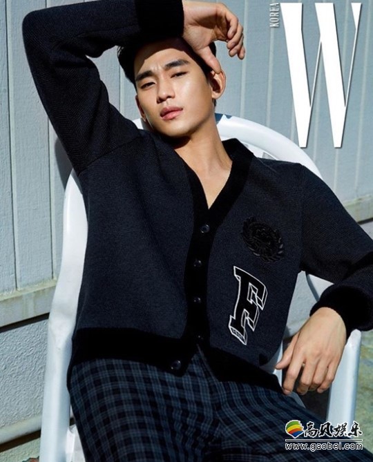 时尚杂志《W KOREA》方面通过Instagram公开演员金秀贤的照片 时尚杂志《W KOREA》方面通过Instagram公开演员金秀贤的照片