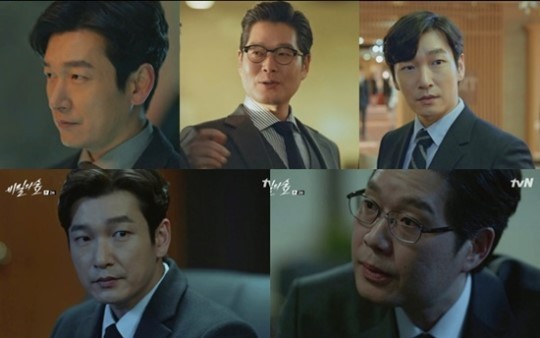 曹承佑，裴斗娜主演的tvN电视剧《秘密之森》开播后人气火爆