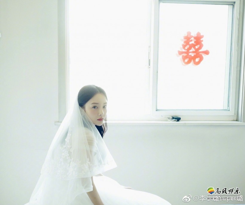 李小璐发微博晒了两张照片