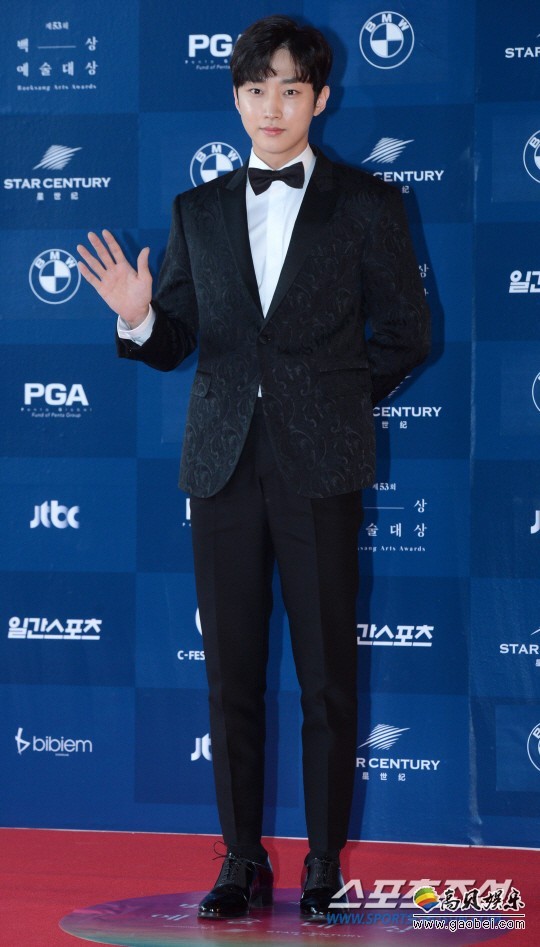 WM表示，旗下男团B1A4成员振永确定出演KBS《如果我们是季节》