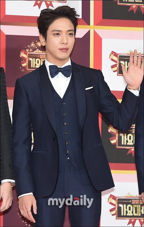 偶像组合CNBLUE成员郑容和将于今年7月推出新的个人专辑