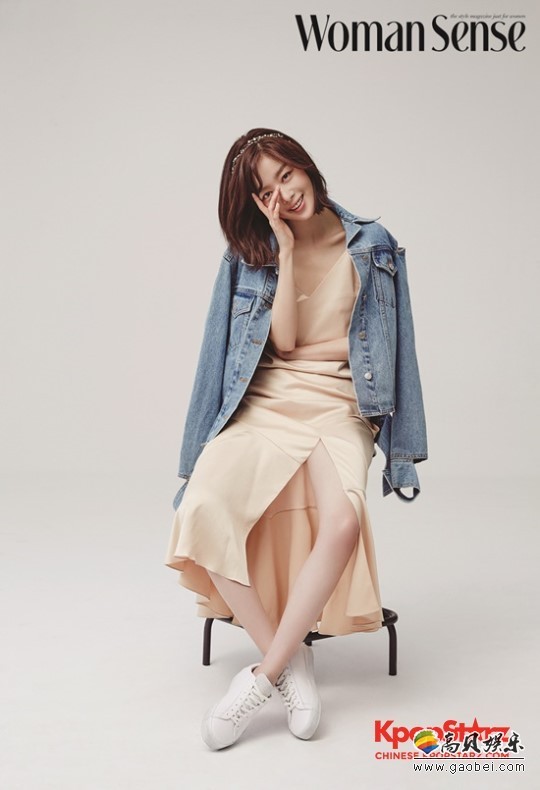 韩善花为时尚杂志《Woman Sense》拍摄了时尚画报