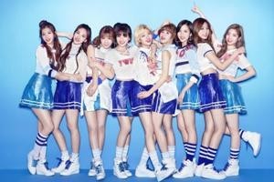 TWICE的日本出道专辑《#TWICE》已连续两天蝉联了公信榜冠军