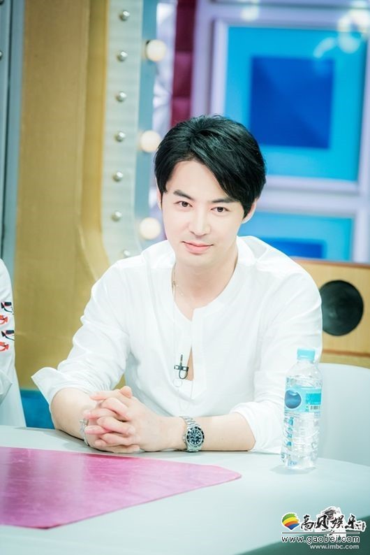 神话成员JUNJIN将做为特别主持人出演最新一期《广播明星》节目