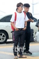 乐队CNBLUE成员郑容和前往香港参加“KBEE 2017”活动