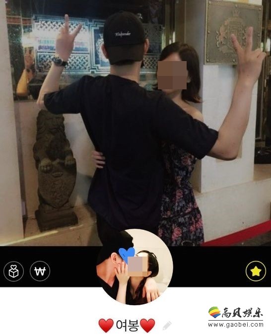 黄荷娜社交账号上传了照片  说：“我哥哥的手机里全都是我”