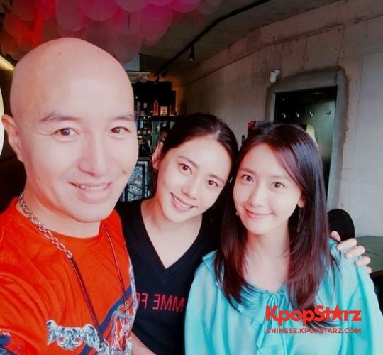 洪锡天在自己的INS上写道“世界上最美的两个妹妹 洪锡天在自己的INS上写道“世界上最美的两个妹妹