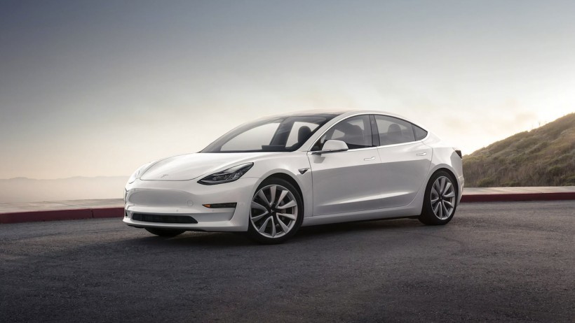 Model 3全球交付首批30辆，Elon Musk发布会显露了哪些心机？