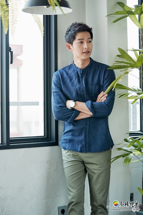 宋仲基因李光洙遭调侃感抱歉   对至亲李光洙赞不绝口