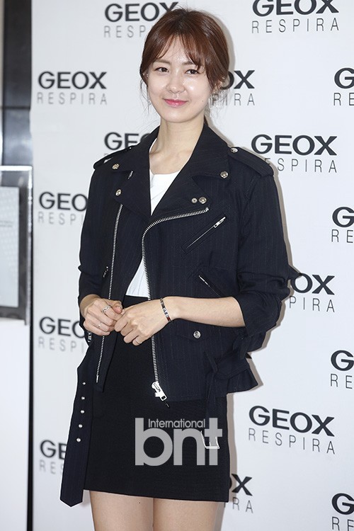 新剧《复仇者社会俱乐部》讲述的是什么故事背景？