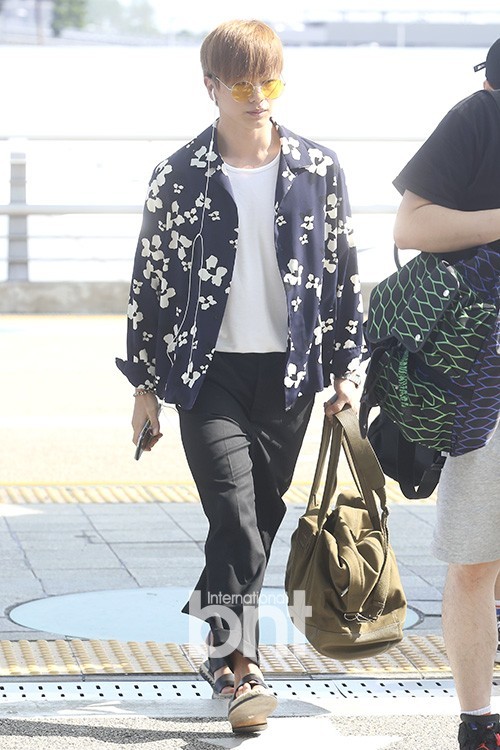 韩国男团BTOB国际机场出发    前往马来西亚参加演唱会