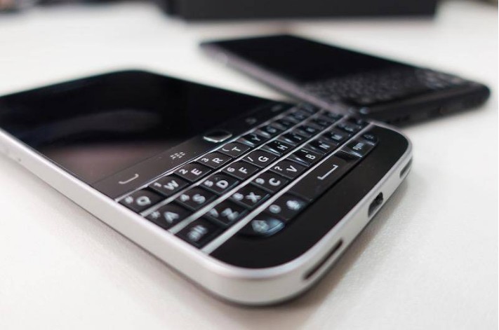 黑莓新预告暗示，将推“防水版”KEYone手机：9月IFA见