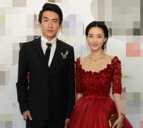 相约看别墅后，路边摊亲密吃面：林更新＆王丽坤“恋情”曝光？