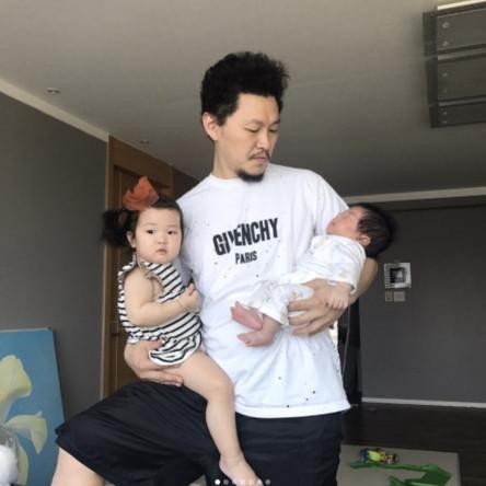 梁东根女儿在4月发生窒息意外  曾经自我怀疑妻子哭得很厉害