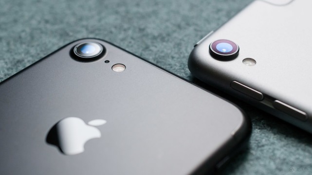 苹果iphone7s机身曝光采用玻璃材质稍厚一些