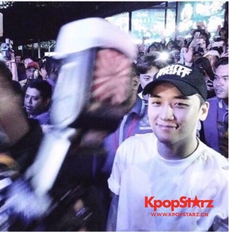 胜利公开近照却引争议  照片中的物体因为看起来很像"旭日旗"