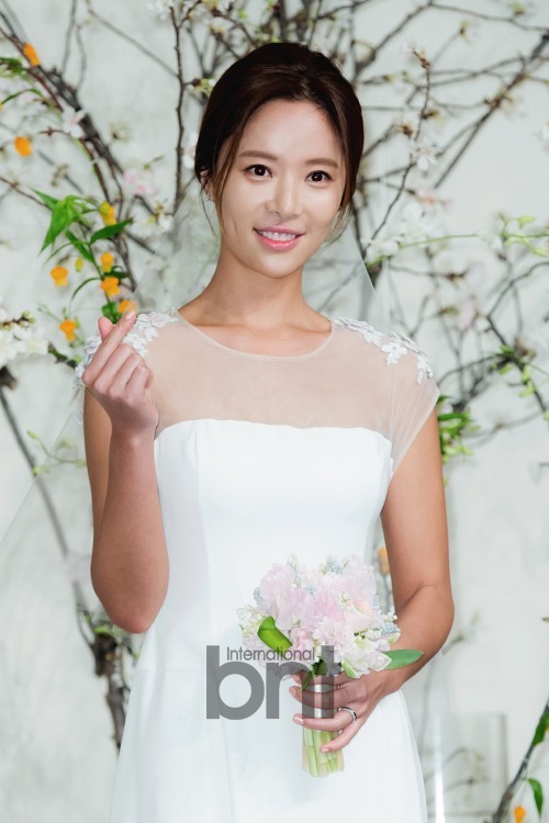 黄正音升级做母亲15日晚顺利诞下一子   产妇和孩子都很健康