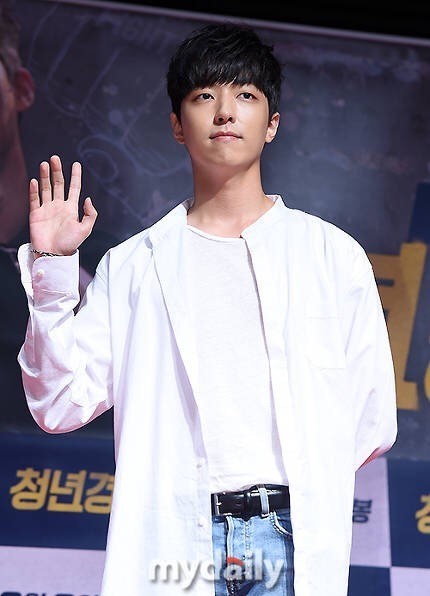 温流因卷入性骚扰风波辞演《青春时代2》   李有镇将接替出演