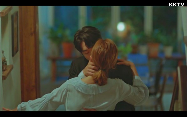 南柱赫、申世景领衔主演的韩剧《河伯的新娘》谱出人神恋