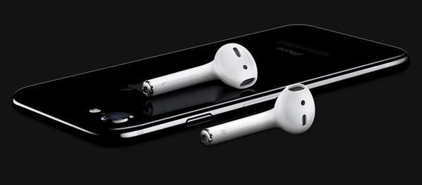 苹果Lightning接头耳机不兼容MBP令人烦恼