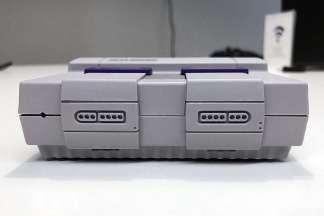 任天堂SNES Classic复刻主机开卖：80美元回味超任经典游戏