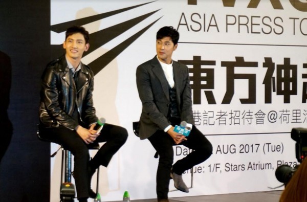 东方神起继允浩于4月退伍后  昌珉也在18日正式归队火速上工