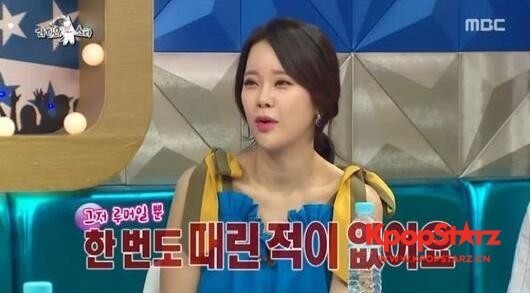 《Radio Star》中   白智英谈到了被称为"军纪班长"一事