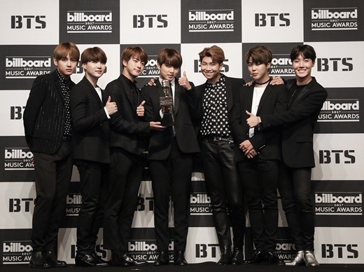 防弹少年团确定携全新迷你专辑《LOVE YOURSELF 承 'Her'》回归