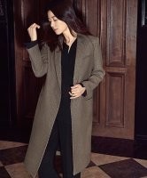 女星全智贤某品牌拍摄的一组宣传照公开  展现OL风气质优雅