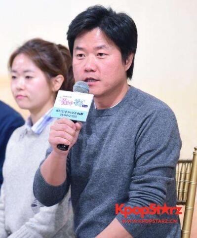 郑埻夏向罗英锡PD提议一起制作节目却遭到拒绝 引发现场笑容 郑埻夏向罗英锡PD提议一起制作节目却遭到拒绝 引发现场笑容