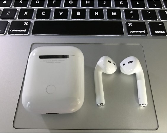 如何正确清理苹果AirPods上的脏东西？