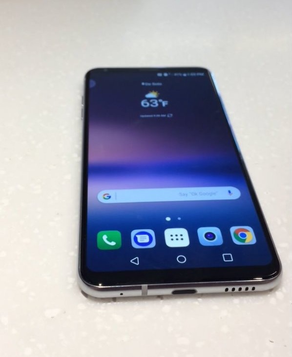 lg v30真机高清图首曝:圆角"全面屏"惊艳