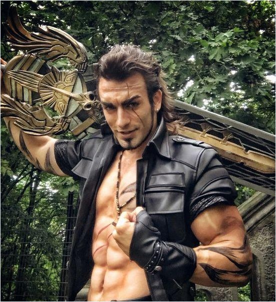 《铁拳7》风间仁神级cos:八块腹肌本尊附体