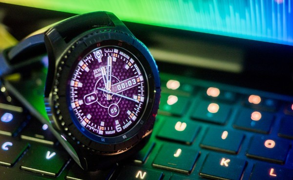 三星将推Gear Sport智能手表,有比Gear S3更高的5ATM防水 三星将推Gear Sport智能手表,有比Gear S3更高的5ATM防水