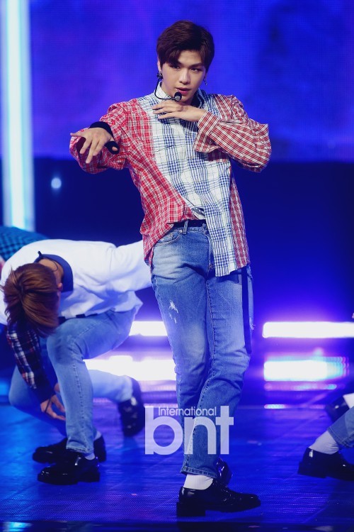 Wanna One、PRISTIN泫雅宣美在《SHOW CHAMPION》带来精彩舞台