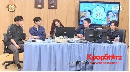 《两点出逃Cultwo Show》中  Leo曾质疑自己是否能拍校服广告