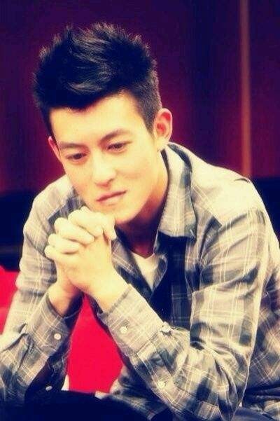 陈冠希谈婚礼：结婚证是一张纸，真正的爱情是感觉，那张纸不重要