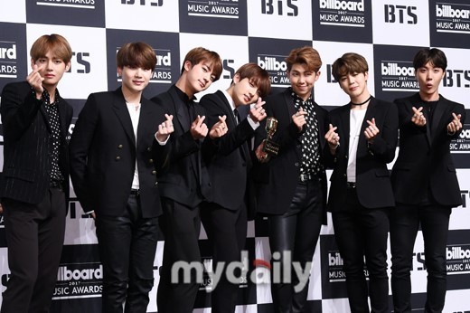 防弹少年团将发售的新专辑 预售以来创下了105万张预售销量 防弹少年团将发售的新专辑 预售以来创下了105万张预售销量