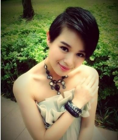 胡杏儿微博孕期日记：“怀孕后，要找好看又合身的衣服很不容易”